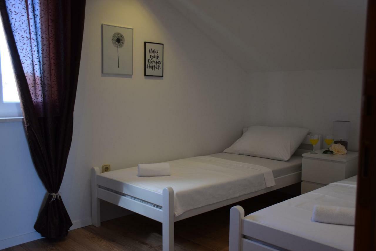 Apartments Zelic Vodice Exterior foto